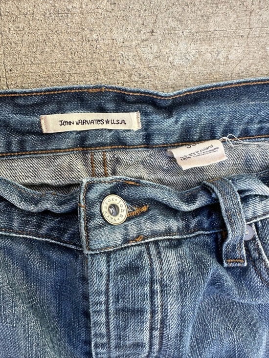 John Varvatos USA Authentic Fit Jeans ~33R - Picture 3 of 4